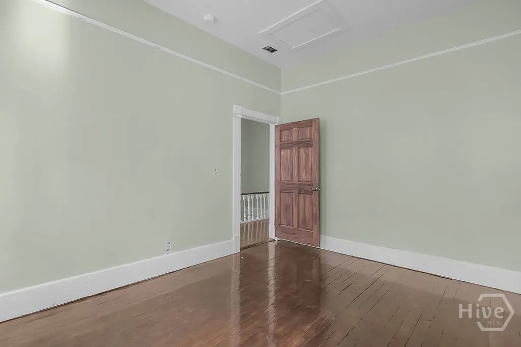 221 W 39th Street Savannah GA 31401