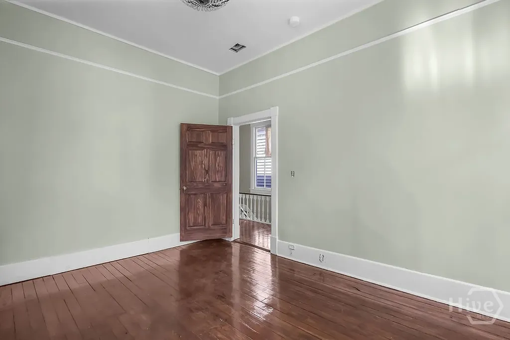 221 W 39th Street Savannah GA 31401