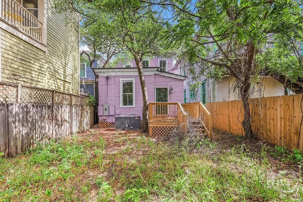 221 W 39th Street Savannah GA 31401