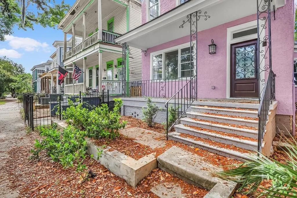 221 W 39th Street Savannah GA 31401