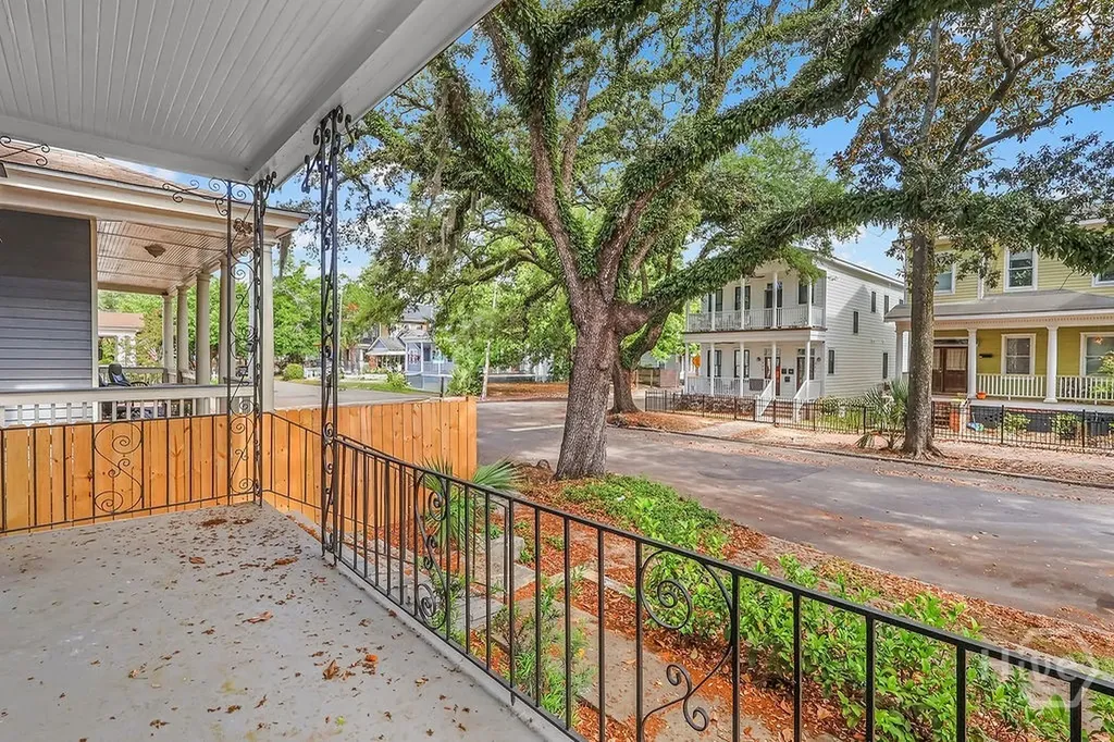 221 W 39th Street Savannah GA 31401