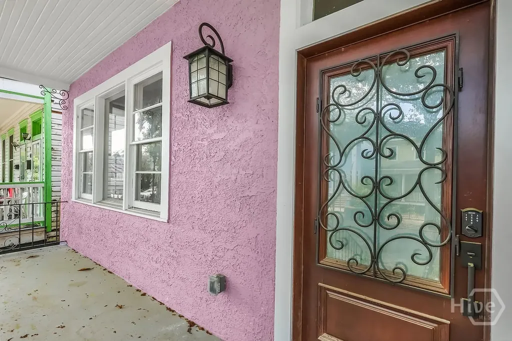 221 W 39th Street Savannah GA 31401