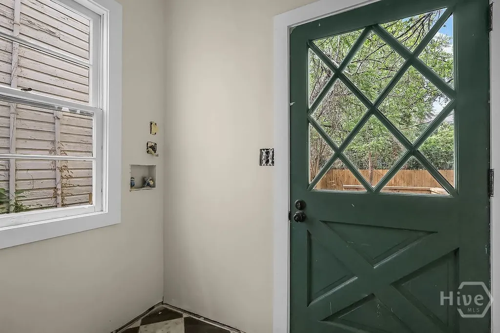 221 W 39th Street Savannah GA 31401