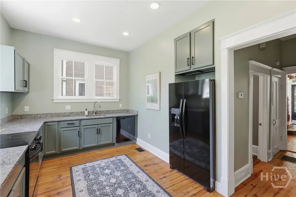 657 E Henry Street Savannah GA 31401