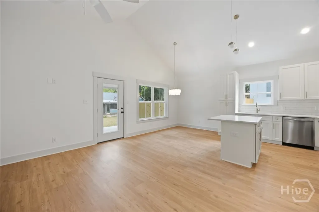1916 Delaware Street Savannah GA 31404