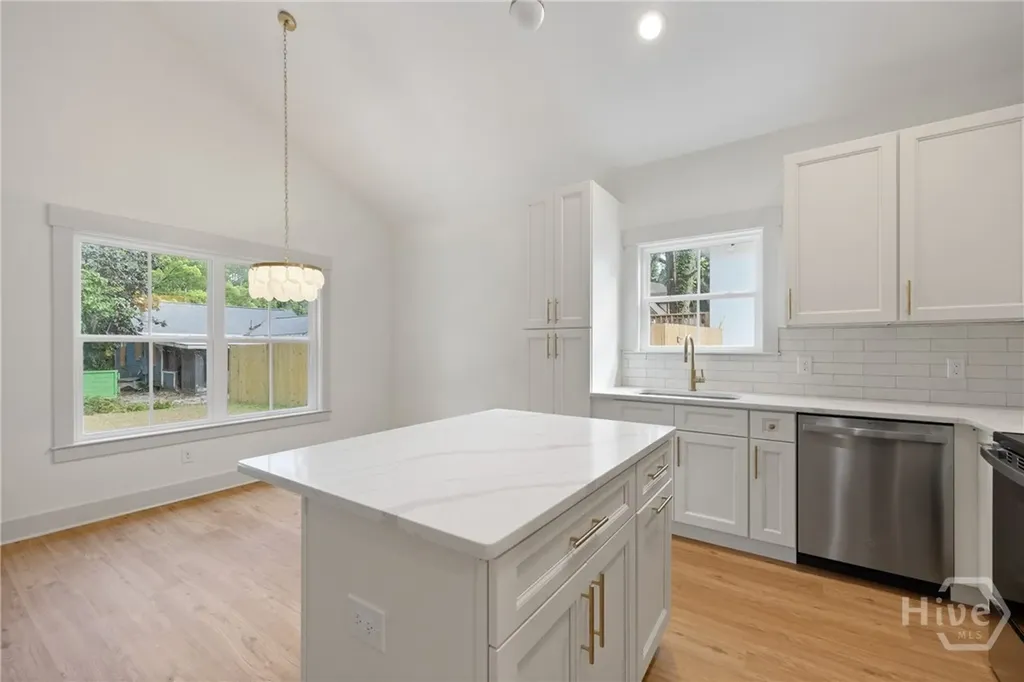 1916 Delaware Street Savannah GA 31404