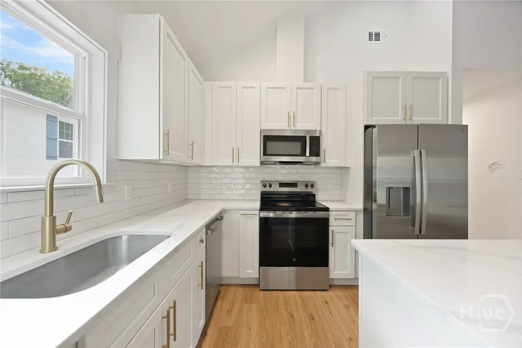 1916 Delaware Street Savannah GA 31404