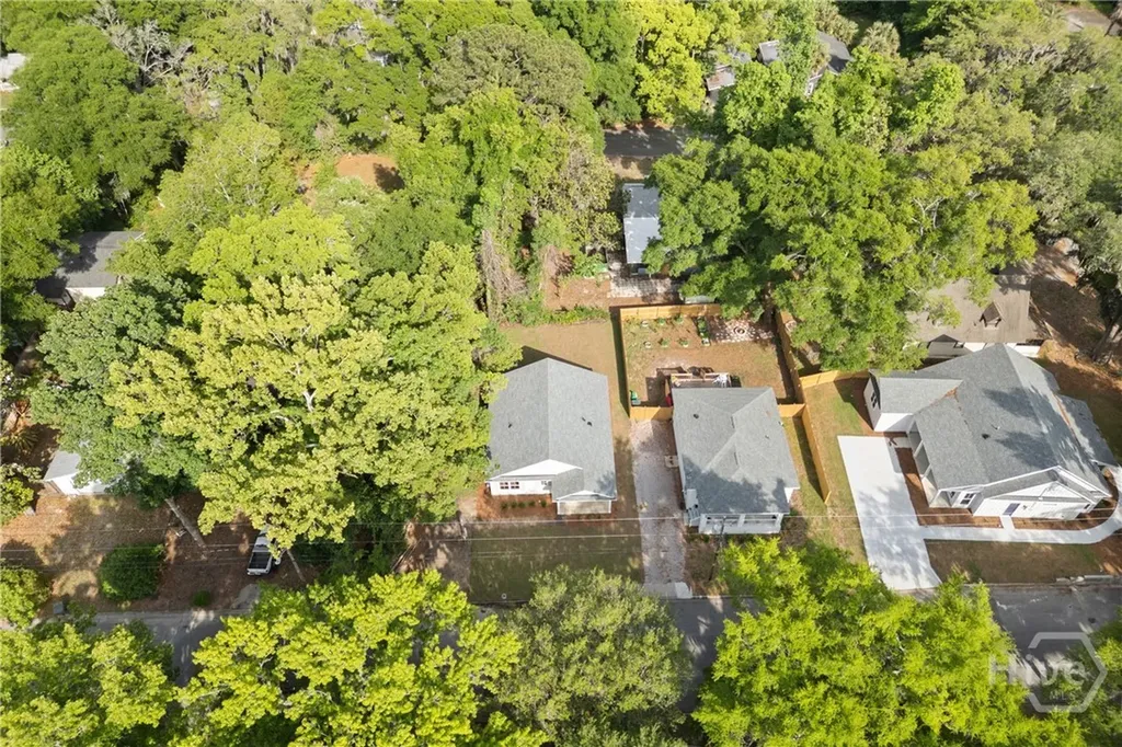 1916 Delaware Street Savannah GA 31404
