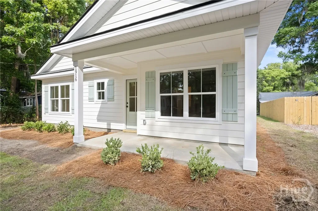 1916 Delaware Street Savannah GA 31404