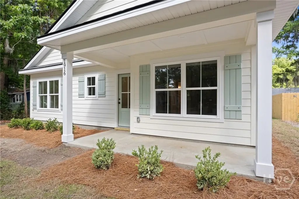 1916 Delaware Street Savannah GA 31404