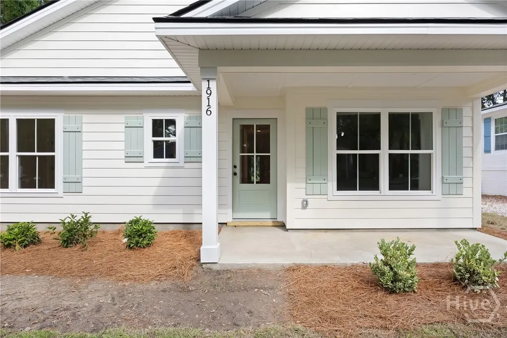 1916 Delaware Street Savannah GA 31404