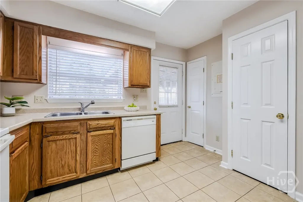 122 B, C Smith Avenue Savannah GA 31408
