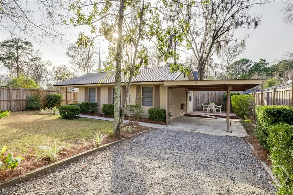 122 B, C Smith Avenue Savannah GA 31408