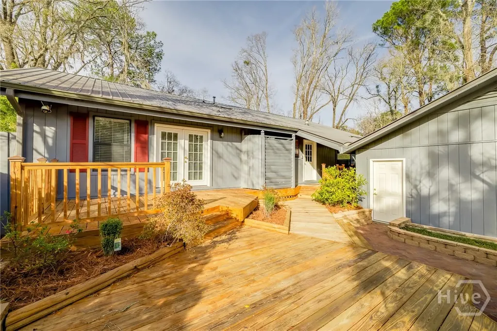 122 B, C Smith Avenue Savannah GA 31408