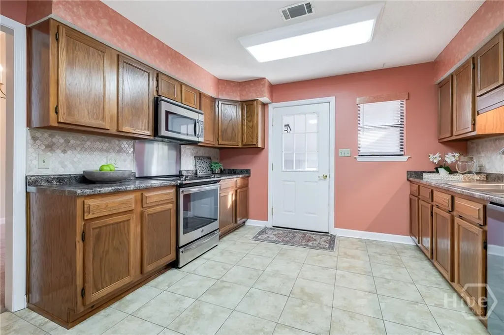 122 B, C Smith Avenue Savannah GA 31408