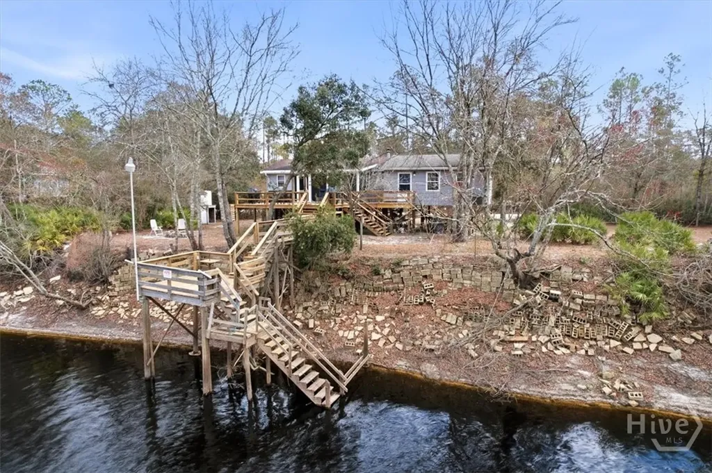 1362 Warners Landing Hortense GA 31543