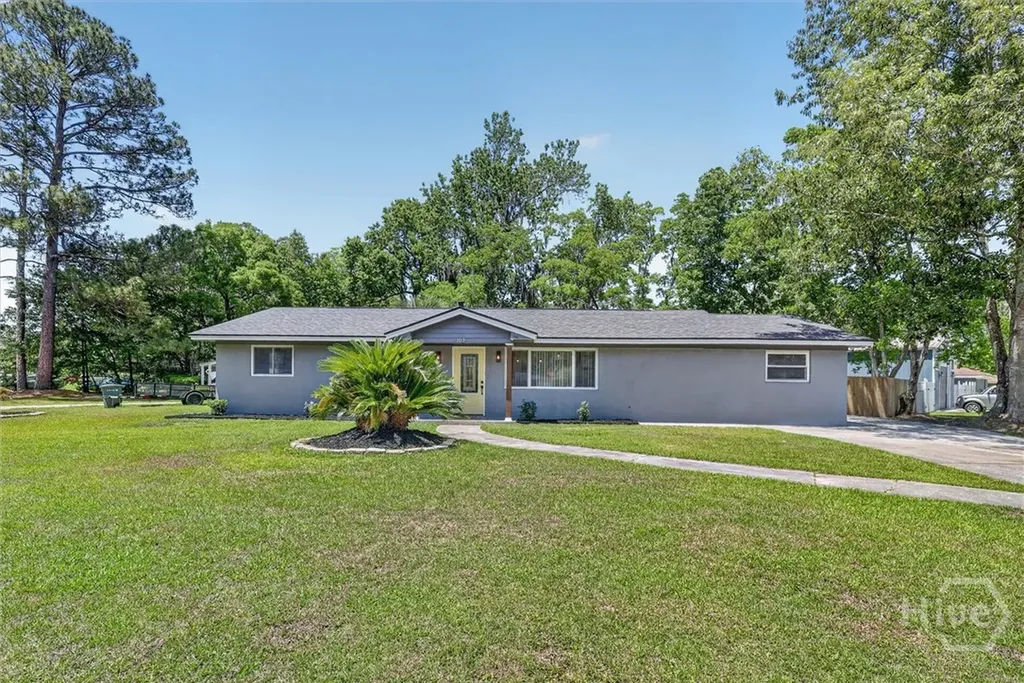 102 Burbank Savannah GA 31419