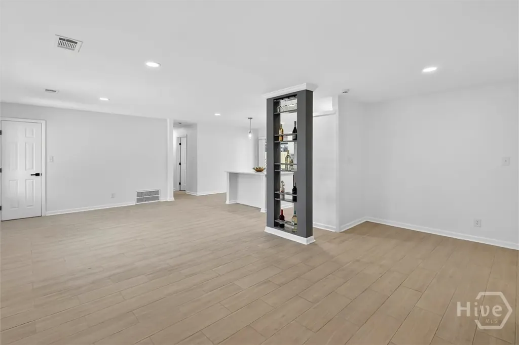 102 Burbank Savannah GA 31419