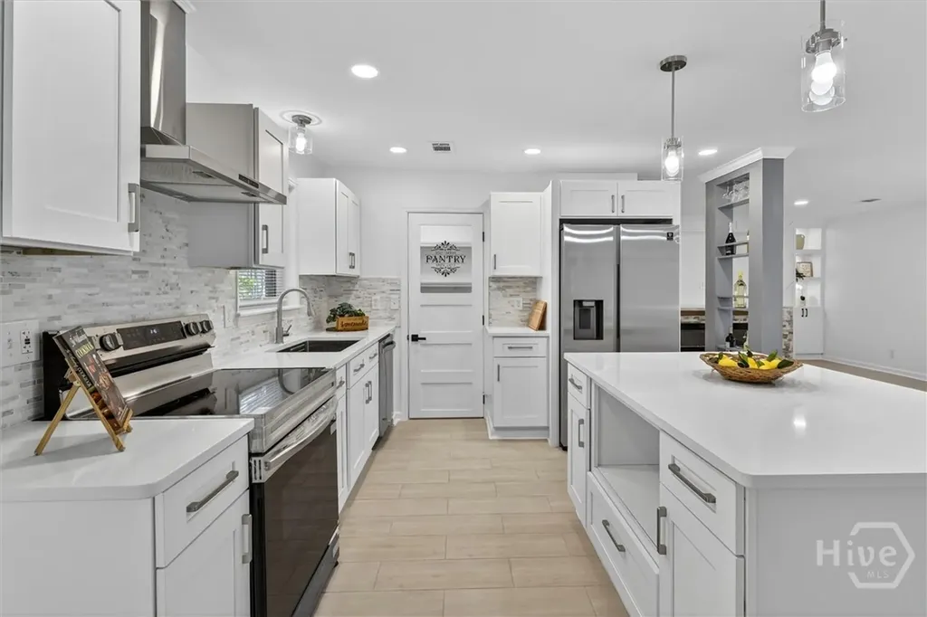 102 Burbank Savannah GA 31419