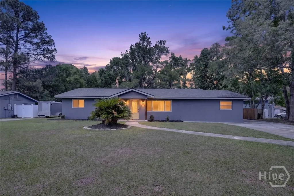 102 Burbank Savannah GA 31419