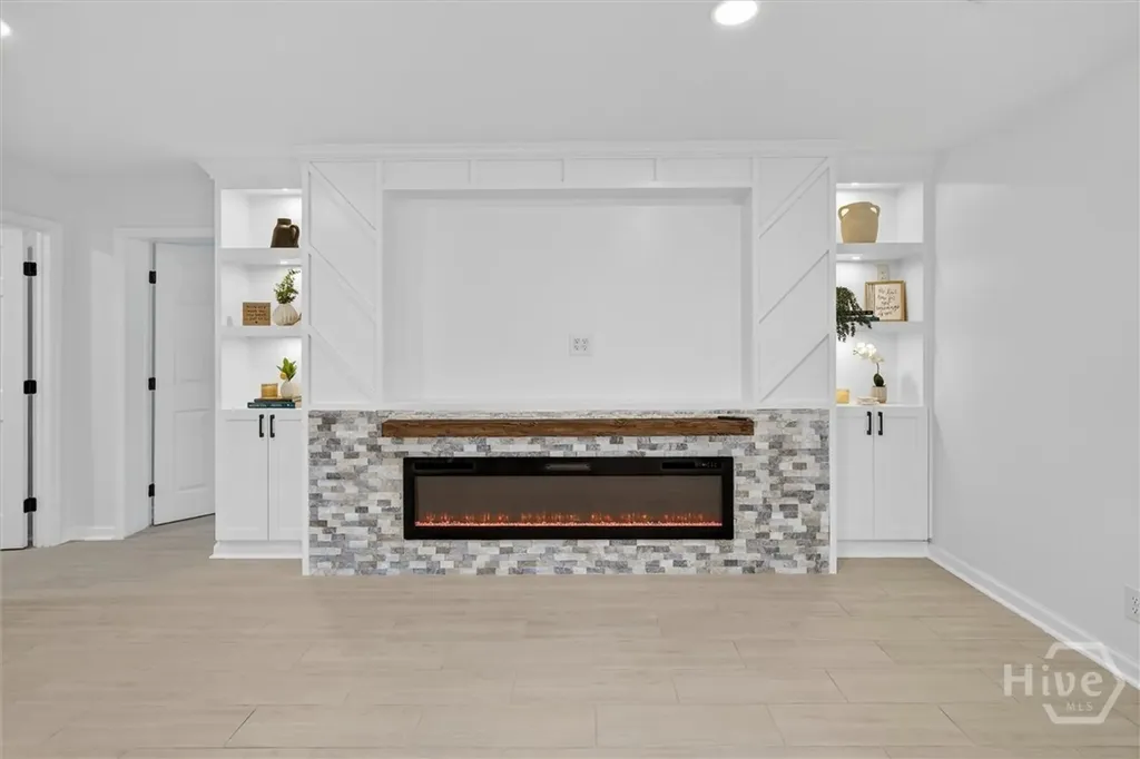 102 Burbank Savannah GA 31419