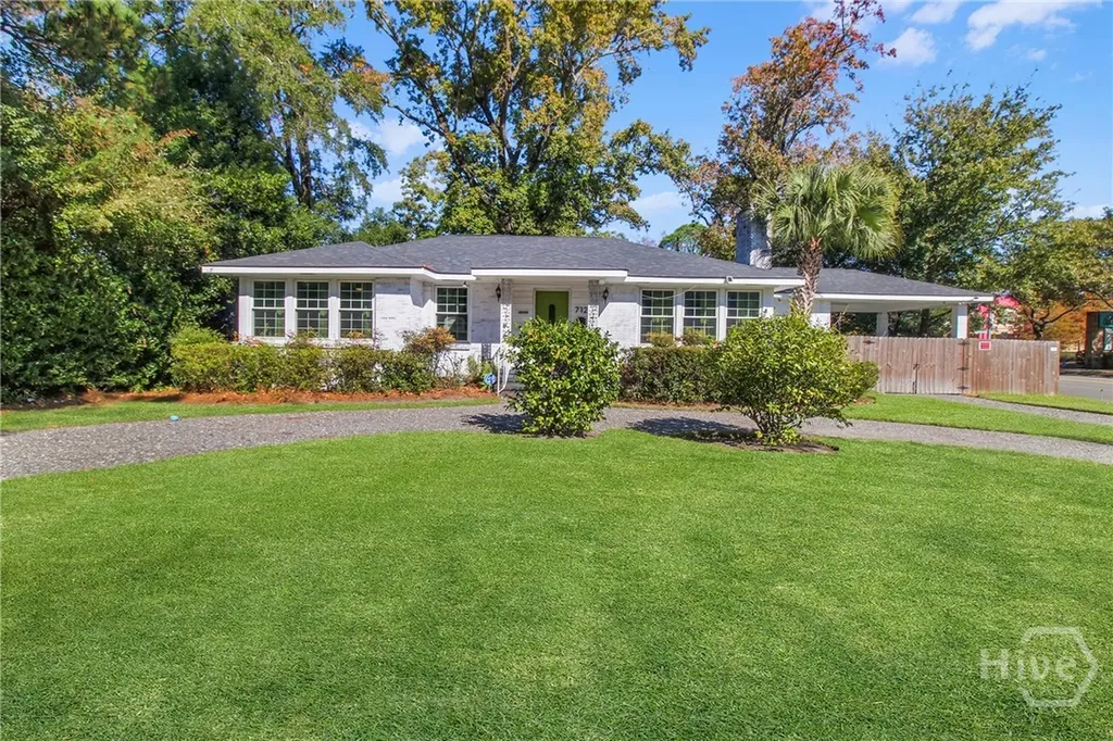 712 Columbus Drive Savannah GA 31405