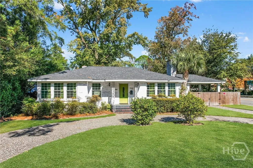 712 Columbus Drive Savannah GA 31405