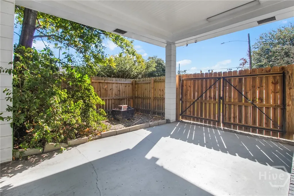 712 Columbus Drive Savannah GA 31405