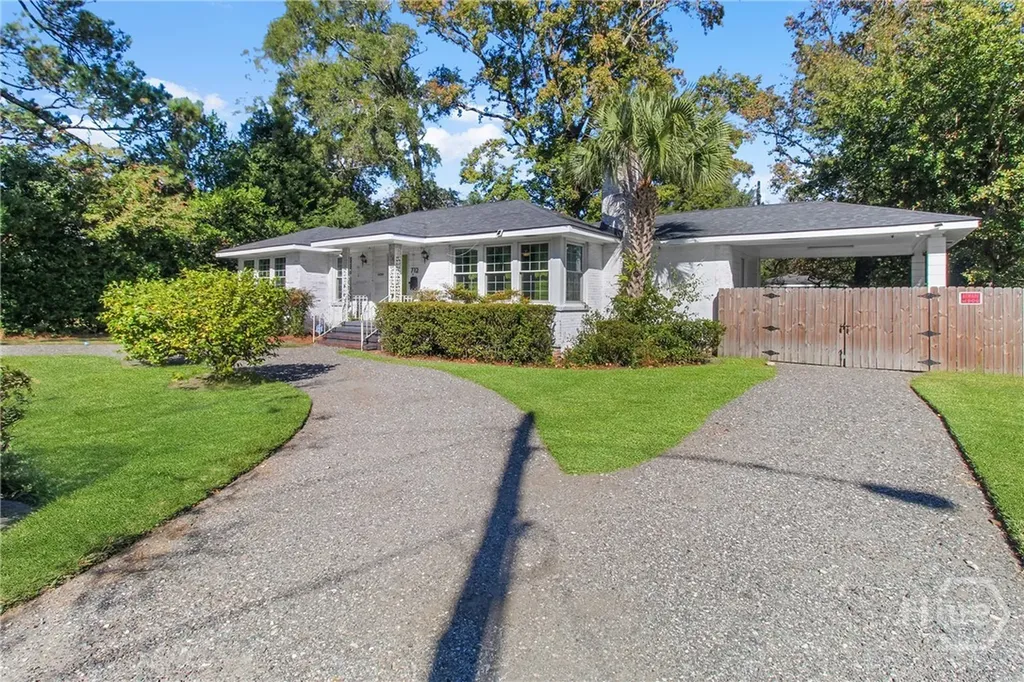 712 Columbus Drive Savannah GA 31405