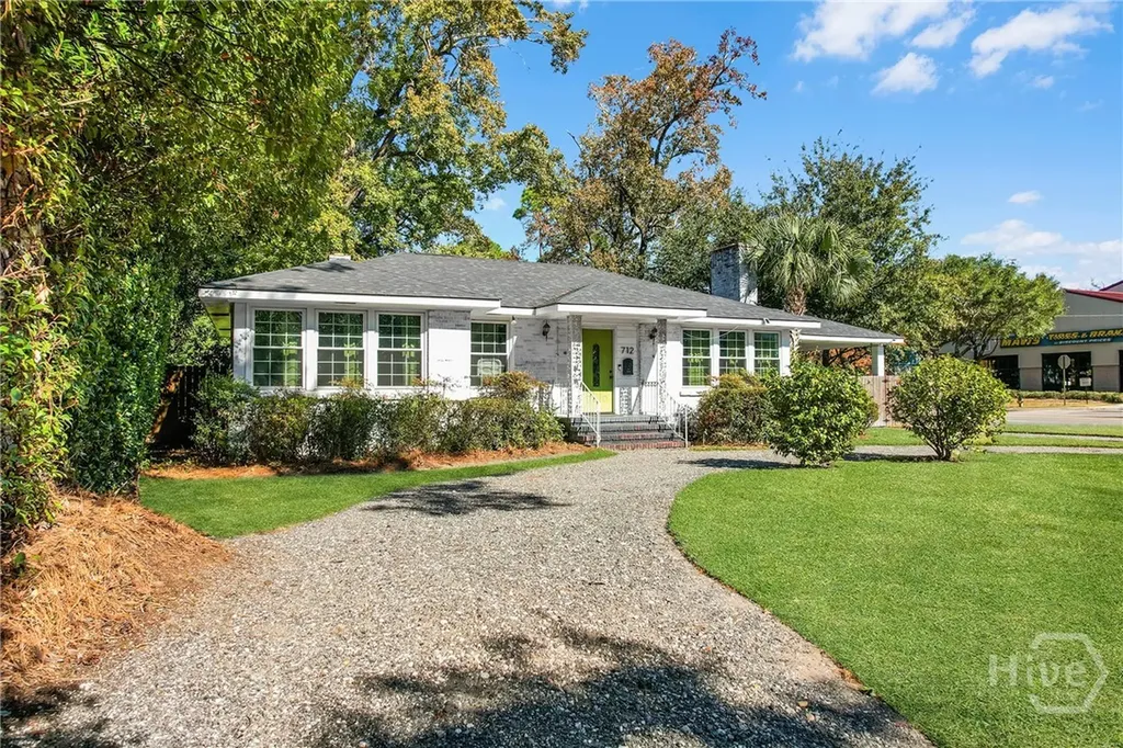 712 Columbus Drive Savannah GA 31405