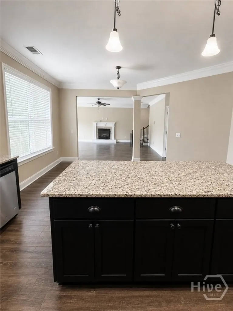 145 Laguna Way Savannah GA 31405