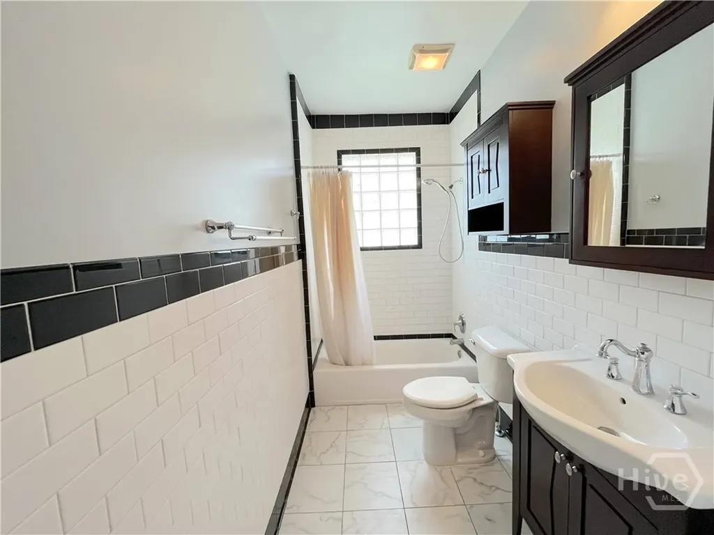 19 W 50th Street Savannah GA 31405