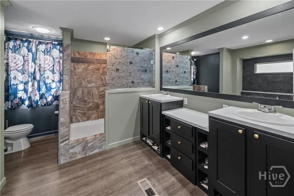 227 River Oak Drive Bloomingdale GA 31302