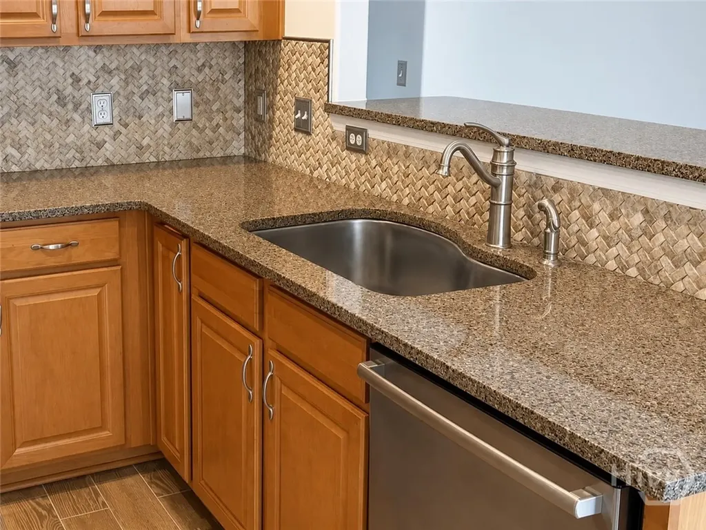 118 Grayson Avenue Savannah GA 31419