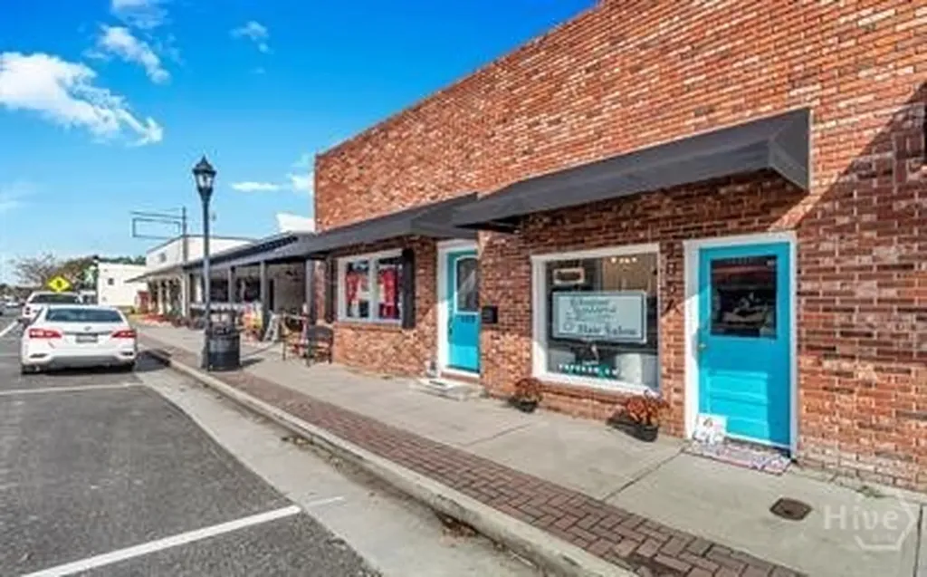402 E 3rd Street Springfield GA 31329