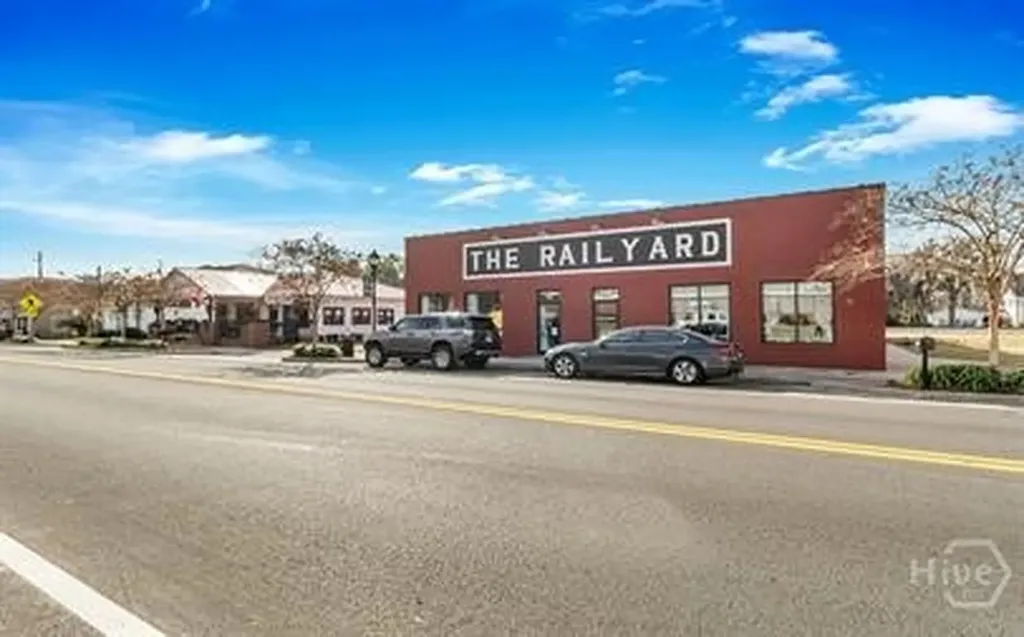 402 E 3rd Street Springfield GA 31329