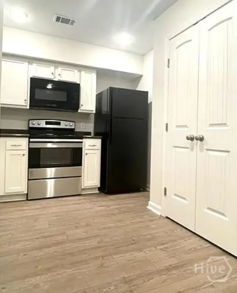 402 E 3rd Street Springfield GA 31329