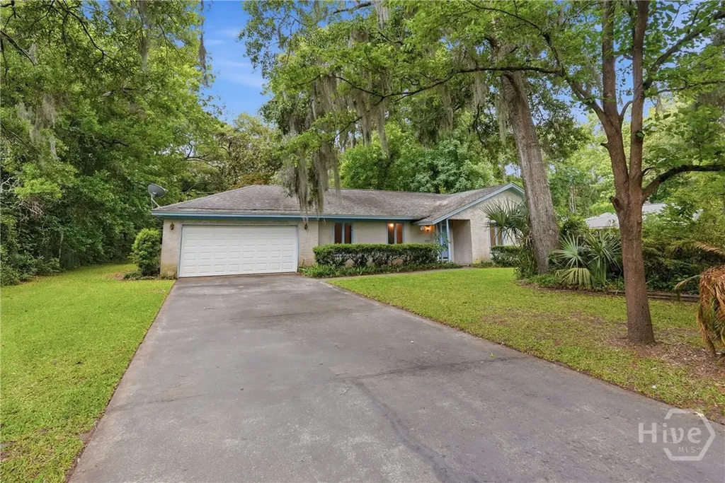 616 Suncrest Boulevard Savannah GA 31410