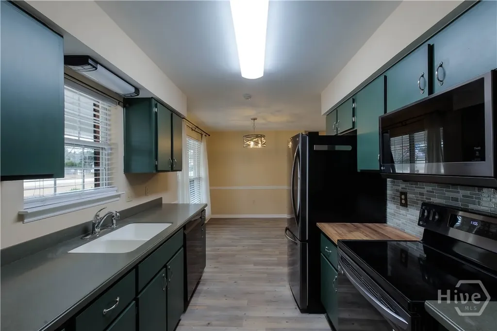 8 Cameron Court W Pembroke GA 31321