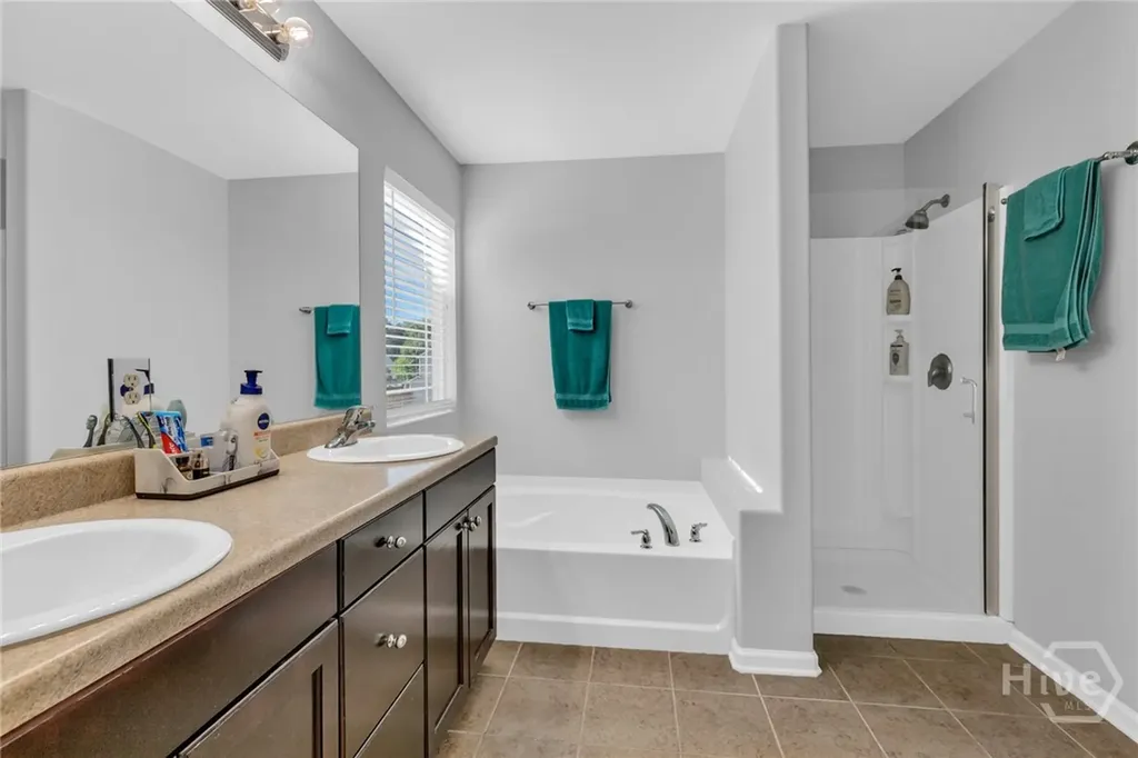 196 Chapel Lake S Savannah GA 31419