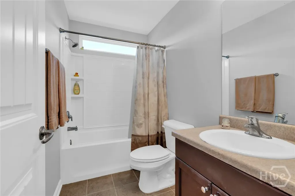 196 Chapel Lake S Savannah GA 31419