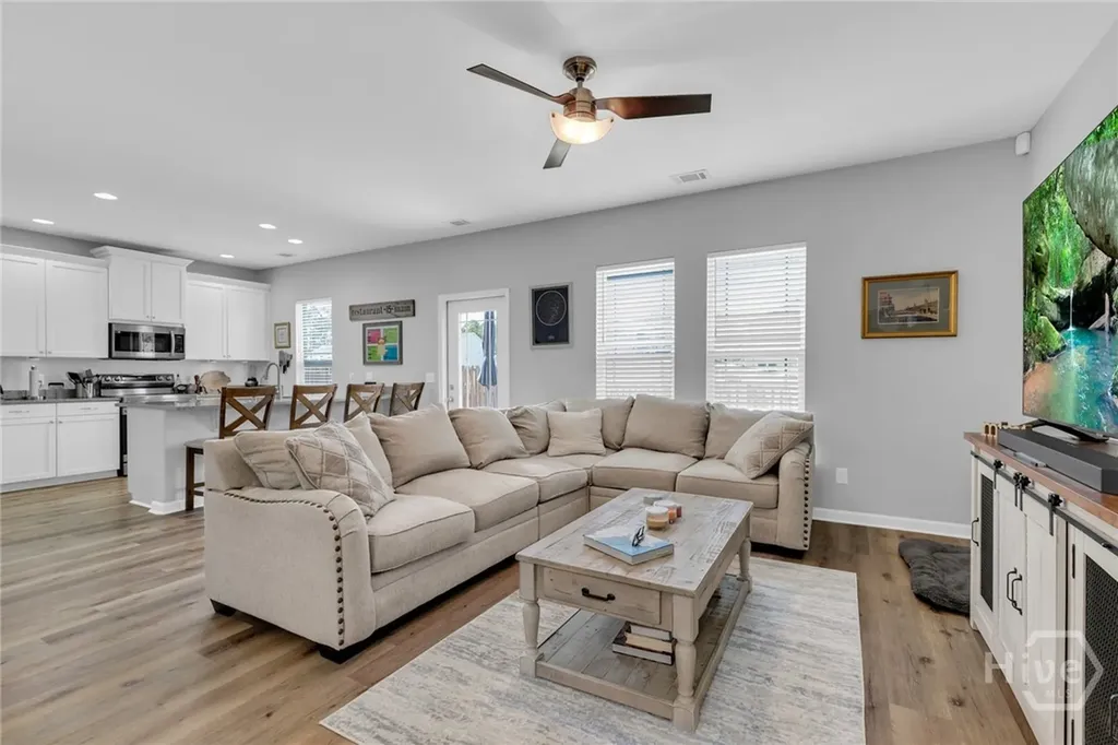 196 Chapel Lake S Savannah GA 31419