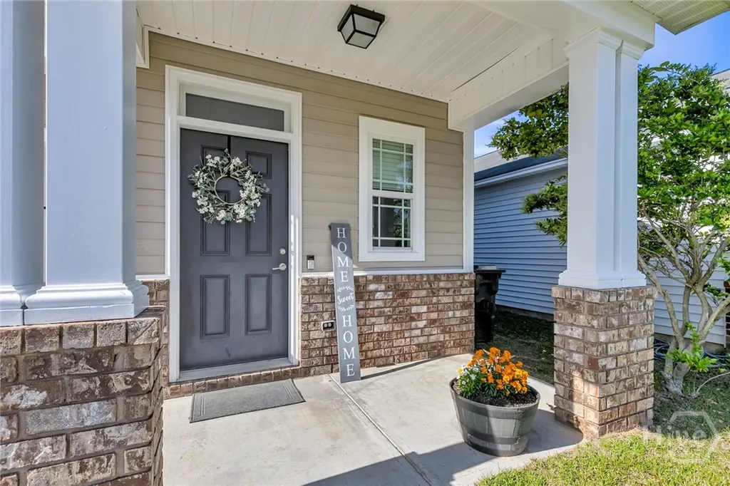 196 Chapel Lake S Savannah GA 31419