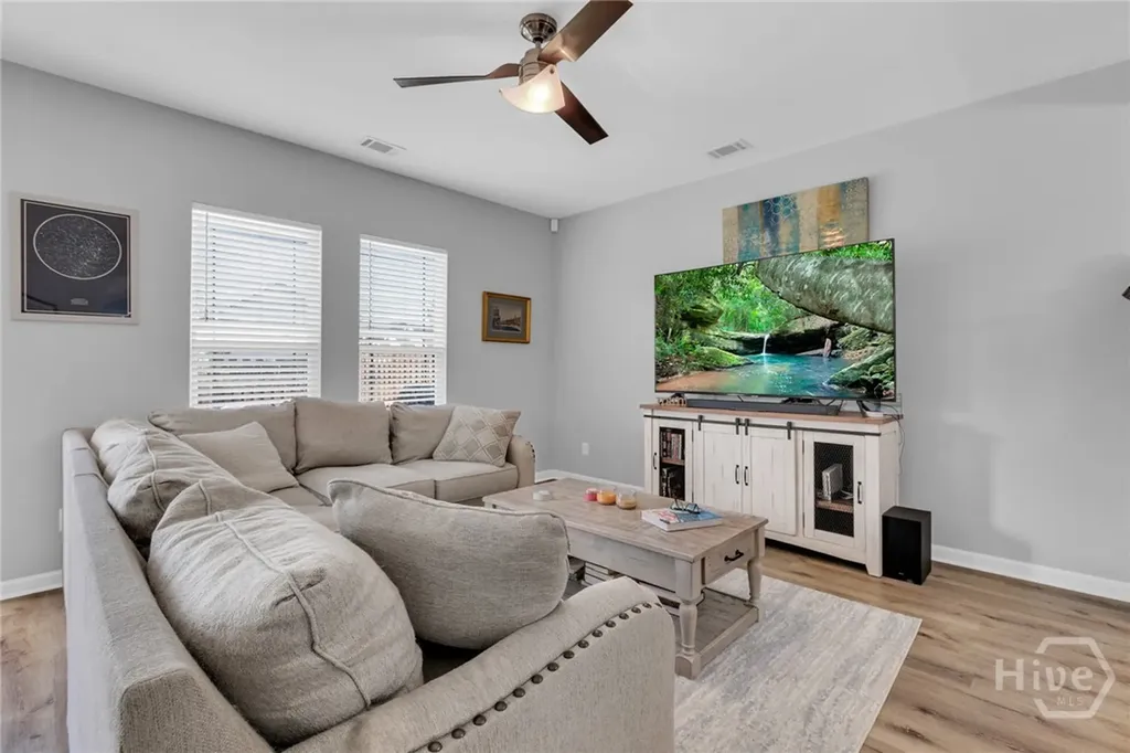 196 Chapel Lake S Savannah GA 31419