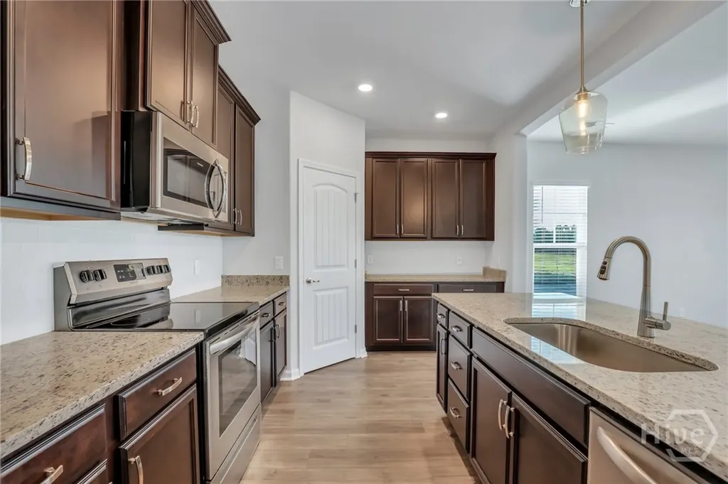 10 Ashmont Street Savannah GA 31407