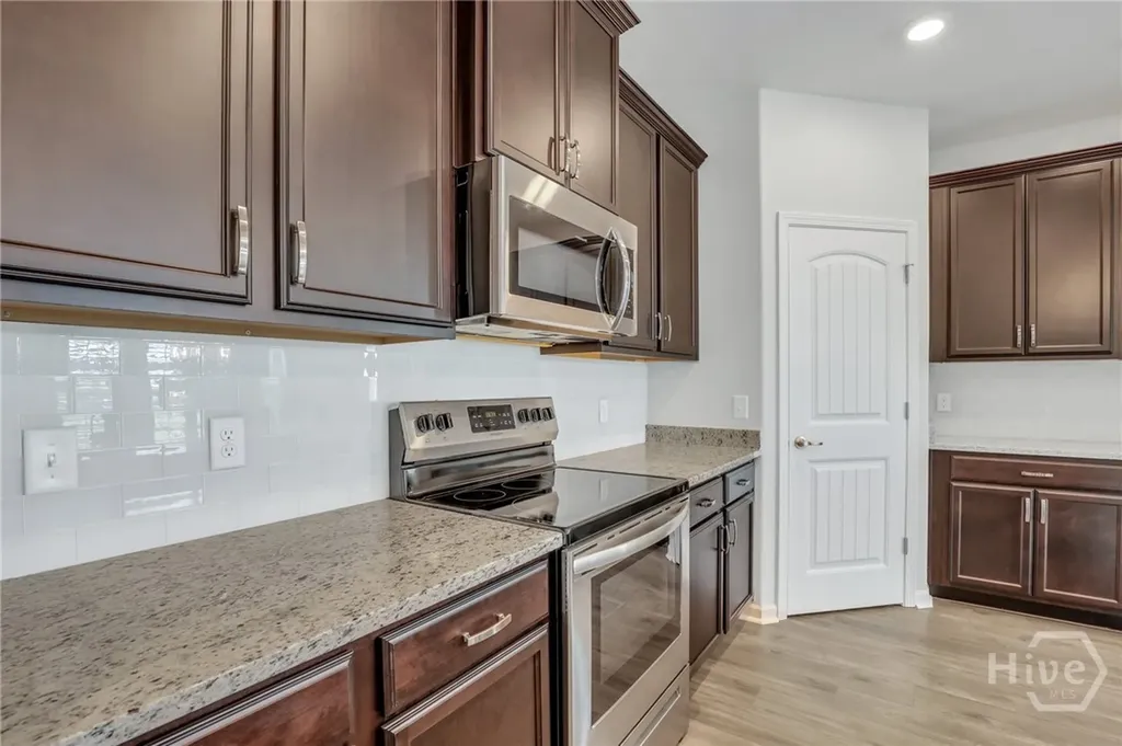10 Ashmont Street Savannah GA 31407