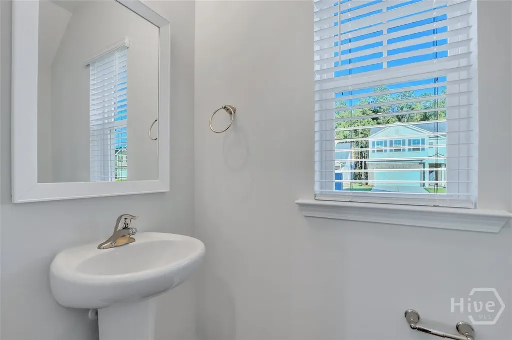 10 Ashmont Street Savannah GA 31407
