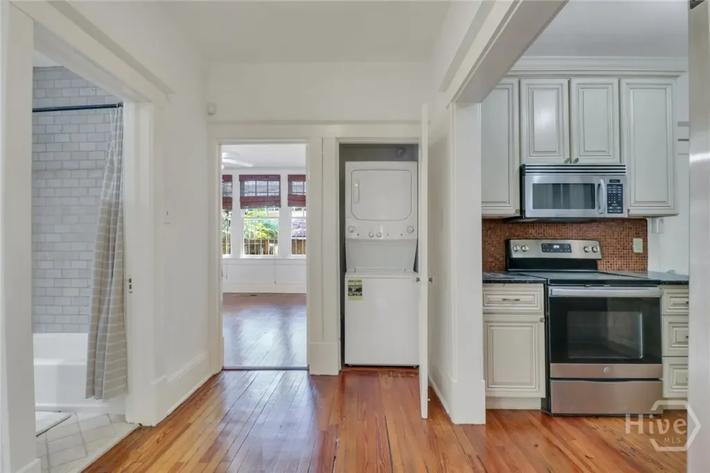 11 E 34th Street Savannah GA 31401