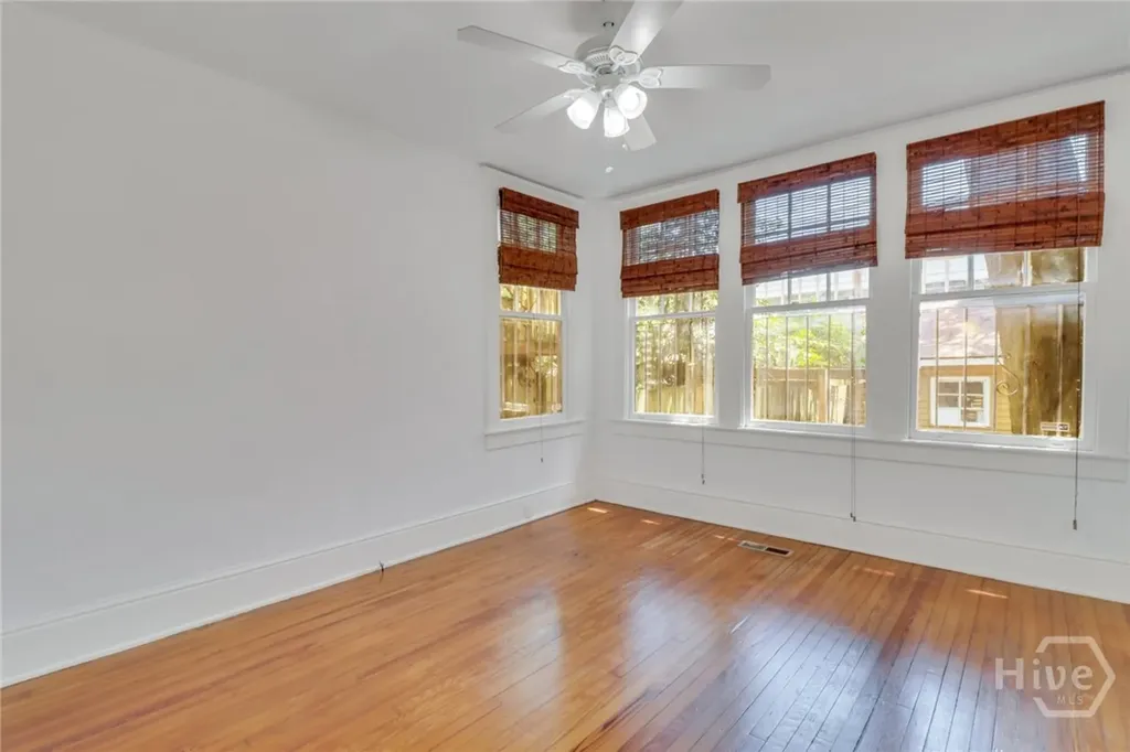 11 E 34th Street Savannah GA 31401