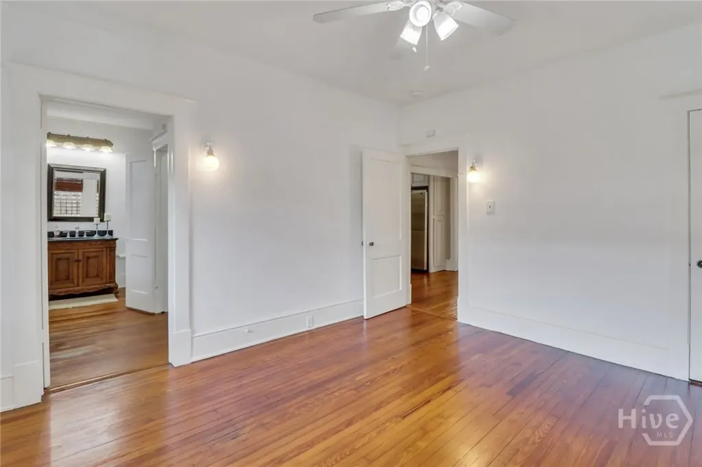 11 E 34th Street Savannah GA 31401